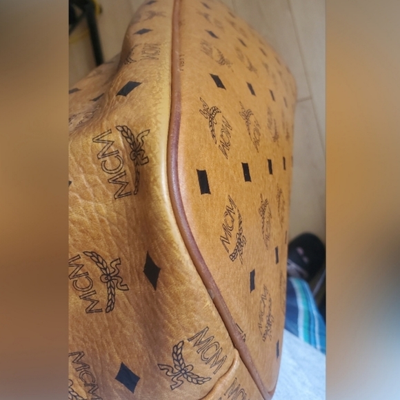 ❣️MCM Cognac Tote Bag❣️ - Picture 9 of 16